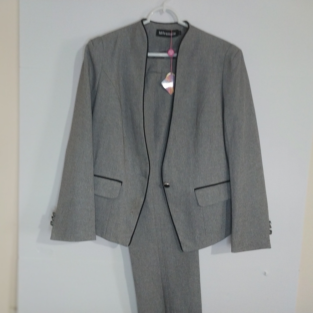 Mfrannie Lot of Two Women's Grey Pants and Blazer Suit Size Large Polyester - Picture 2 of 16